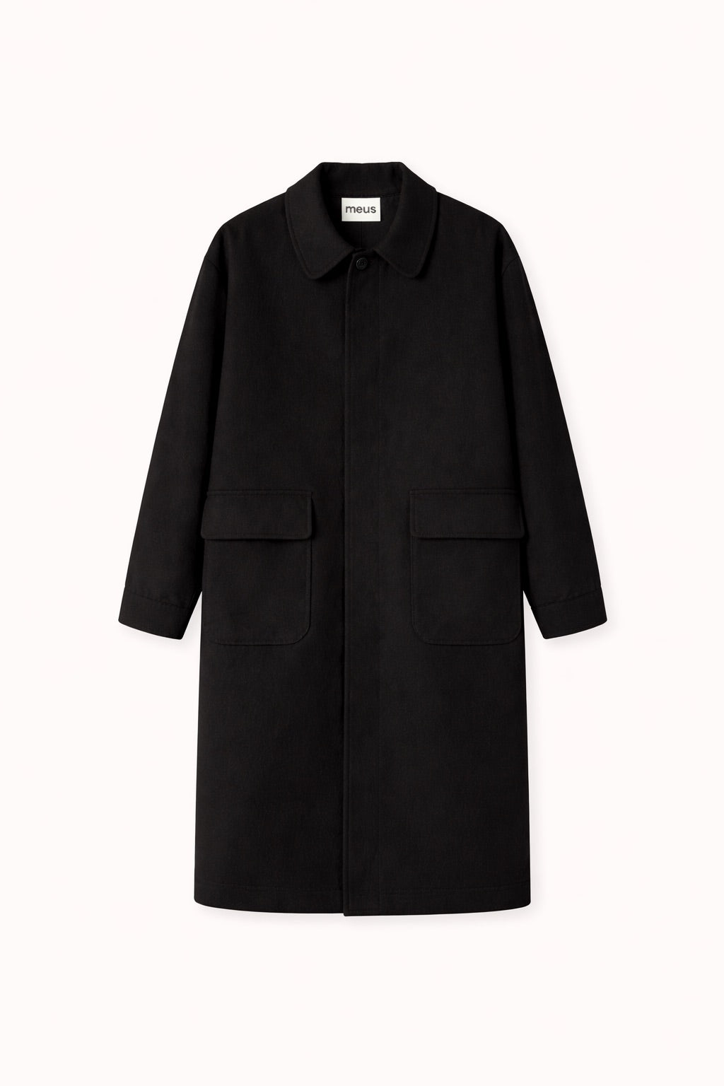 manteau noir homme oversize avec poches à rabats meus paris vue face 