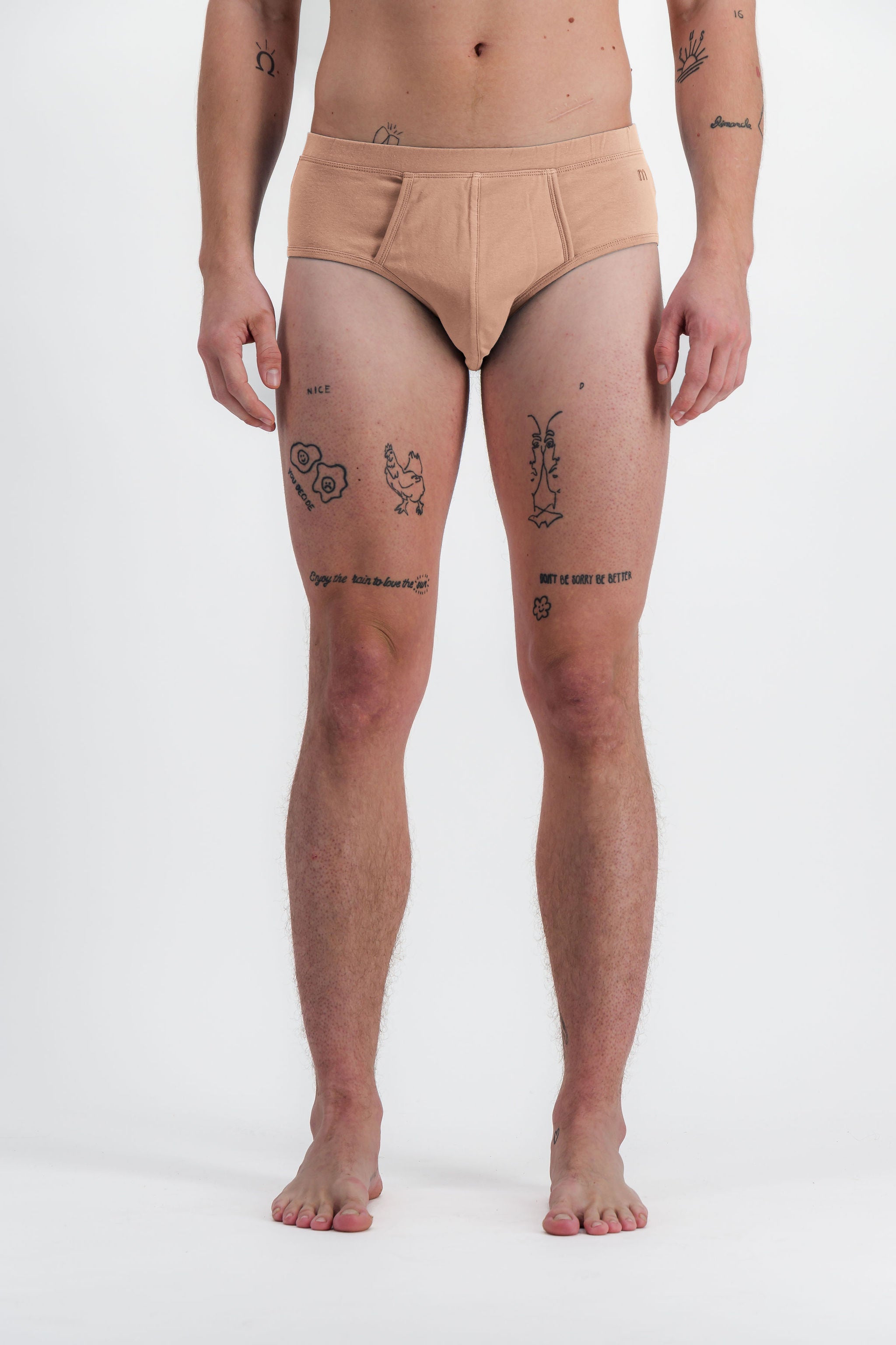 homme portant un slip corail meus paris vue face